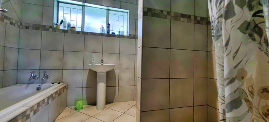 4 Bedroom Property for Sale in Baillie Park North West